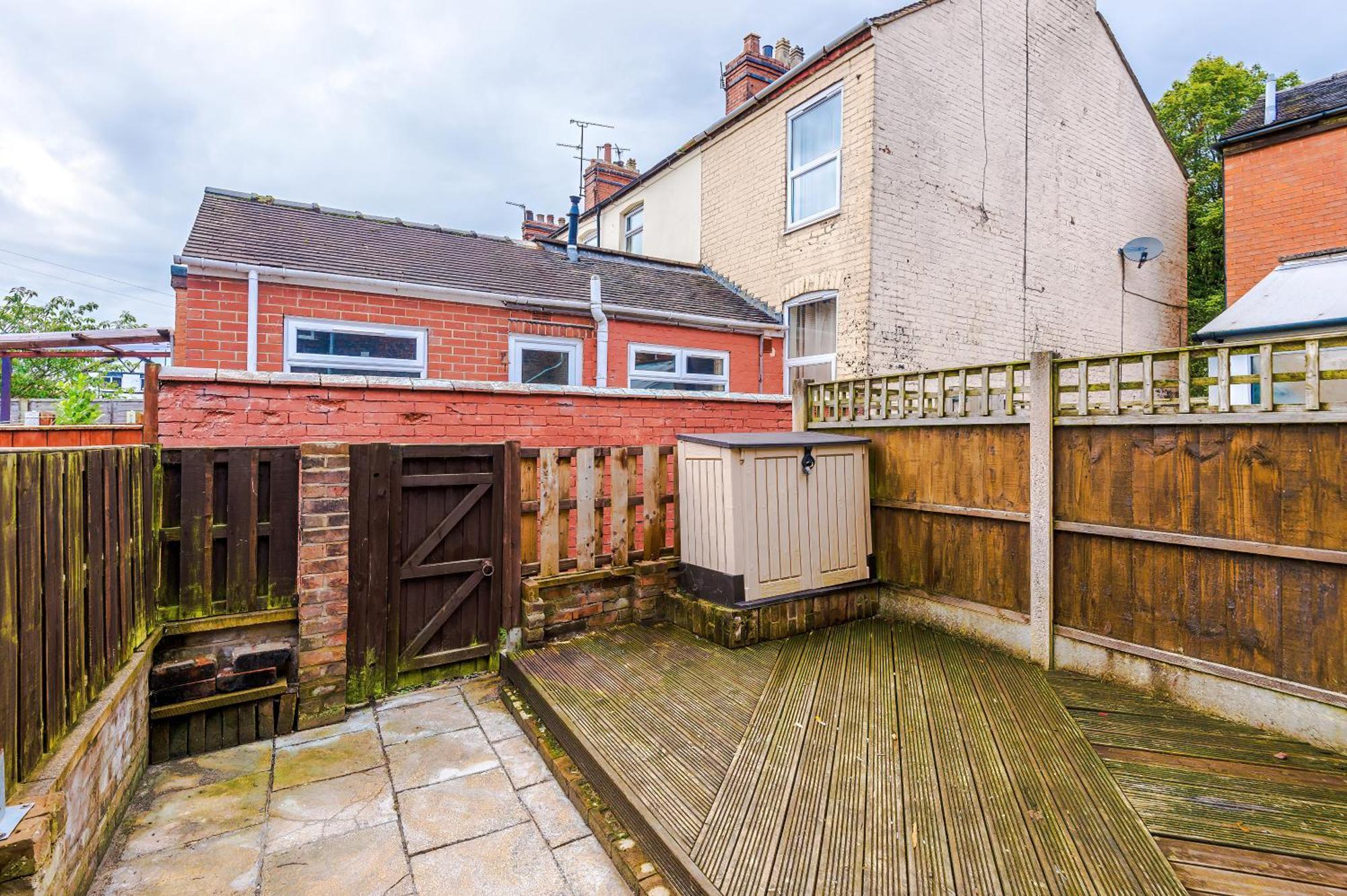 Oxford House By Yourstays - 3 Bedroom House In Newcastle-Under-Lyme Stoke-on-Trent Exterior photo